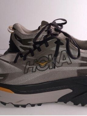 Hoka MAFATE 5 TRAIL shoes men’s size 9D color is cement/Black.